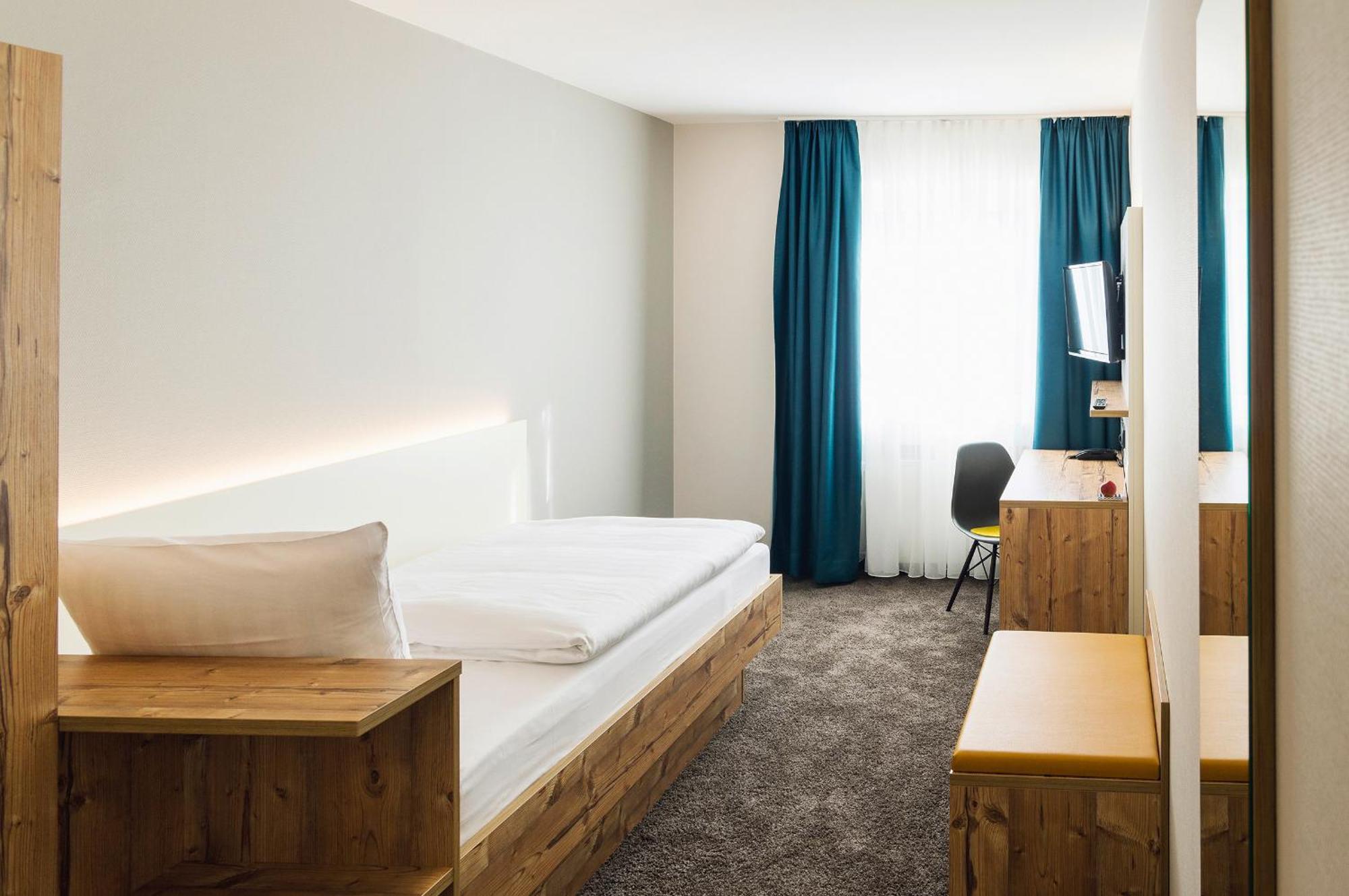 Hotel Rad Теттнанґ Номер фото