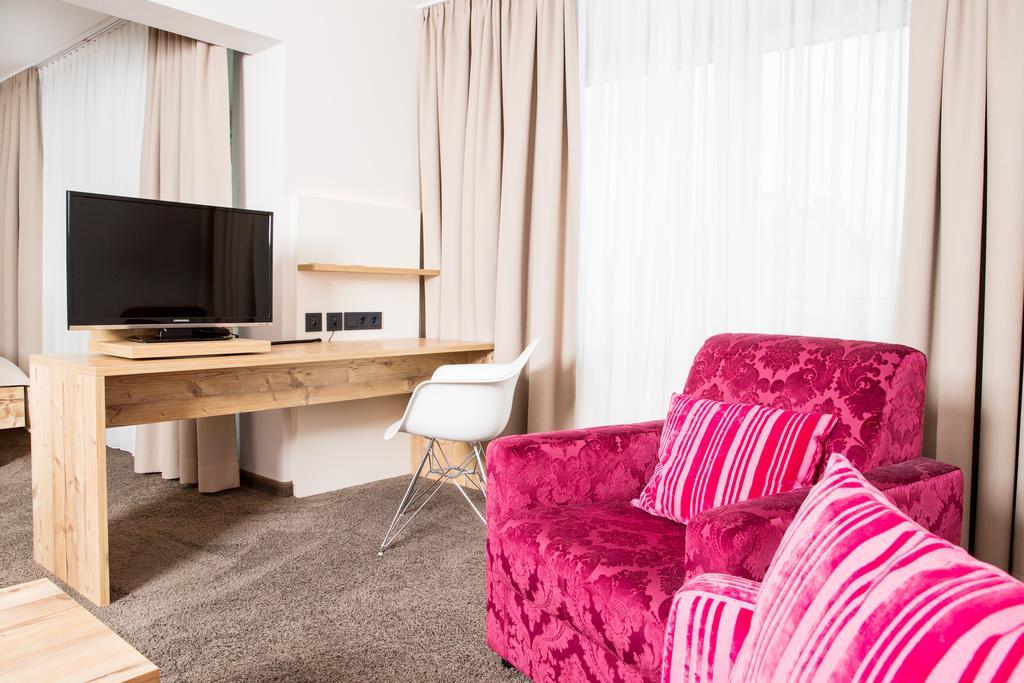 Hotel Rad Теттнанґ Екстер'єр фото