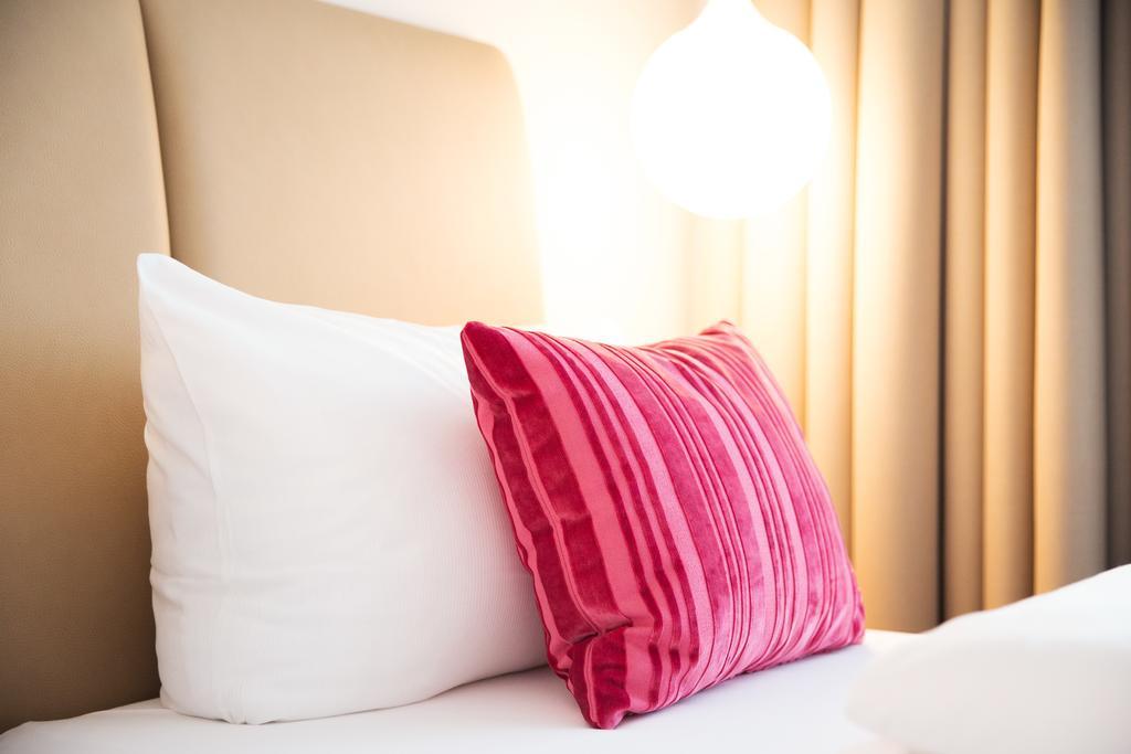 Hotel Rad Теттнанґ Екстер'єр фото